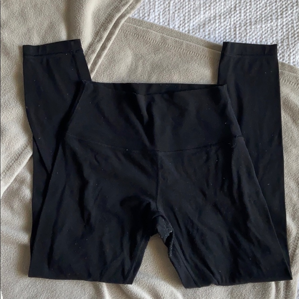 LULU ALIGNS SIZE 6